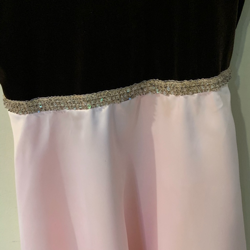 Dress - Picture 2 of 6